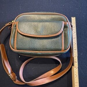 Vintage Guess Green Pebbled Leather with Plaid Lined Bag with Brown Zipper